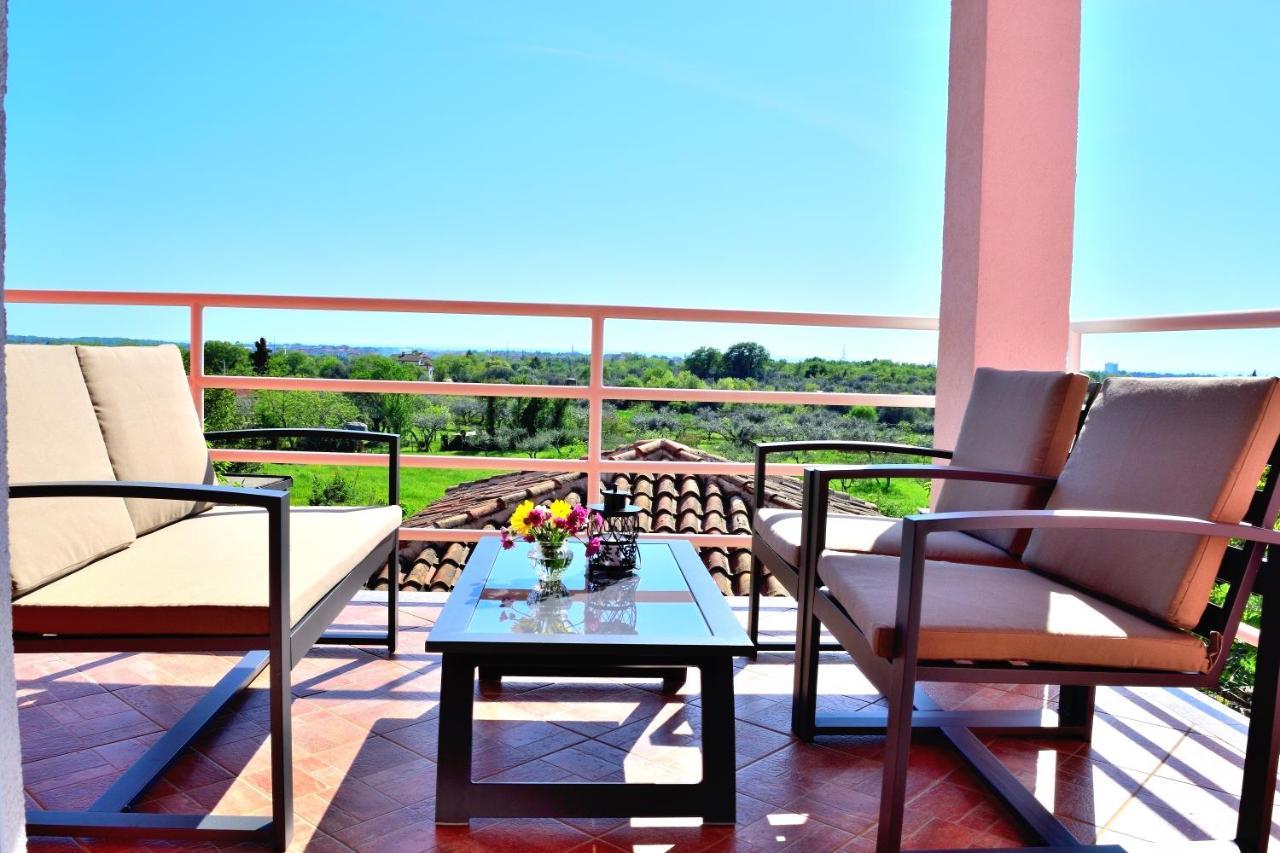 Apartment Domus Lauri Umag Exterior photo