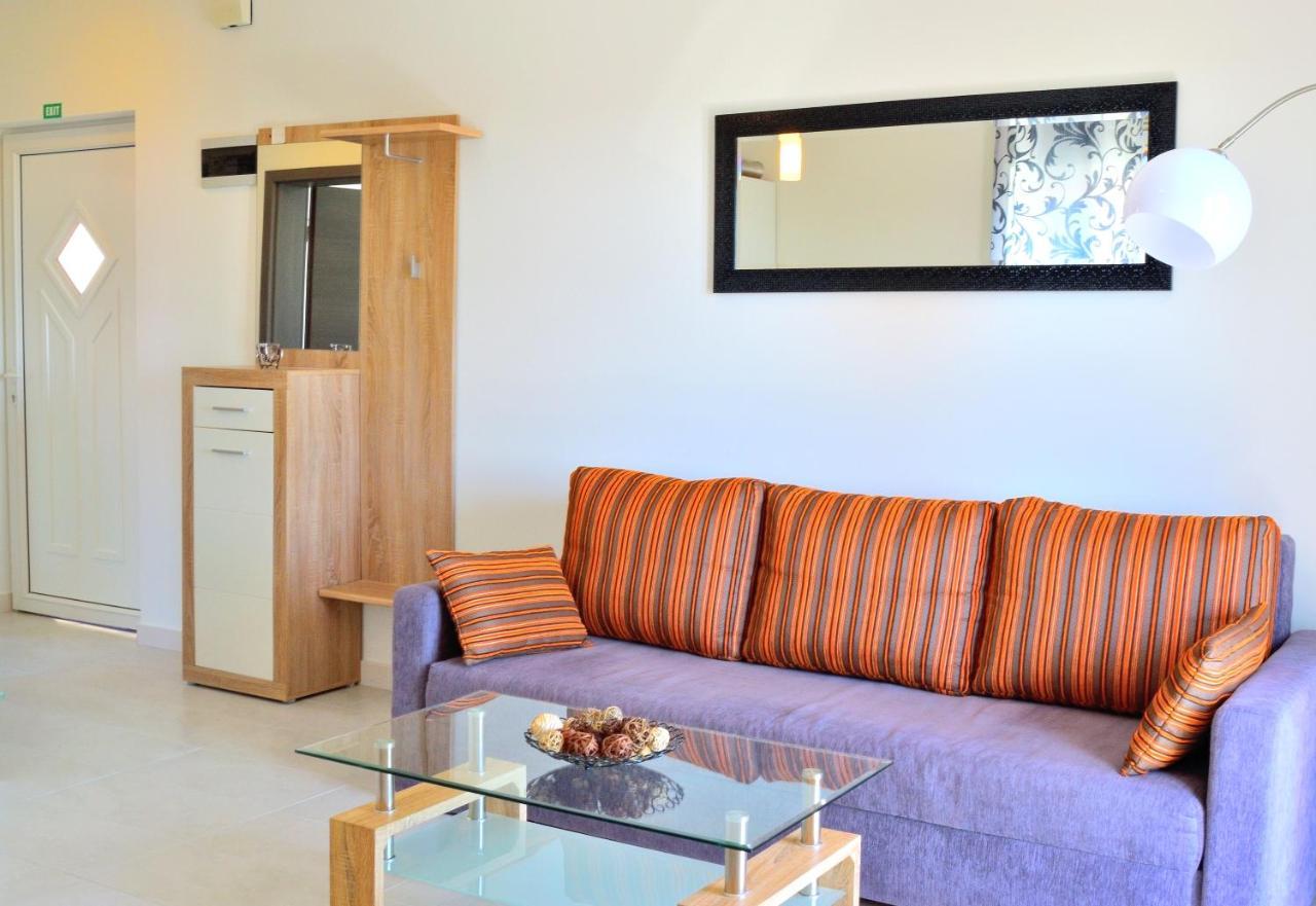 Apartment Domus Lauri Umag Exterior photo